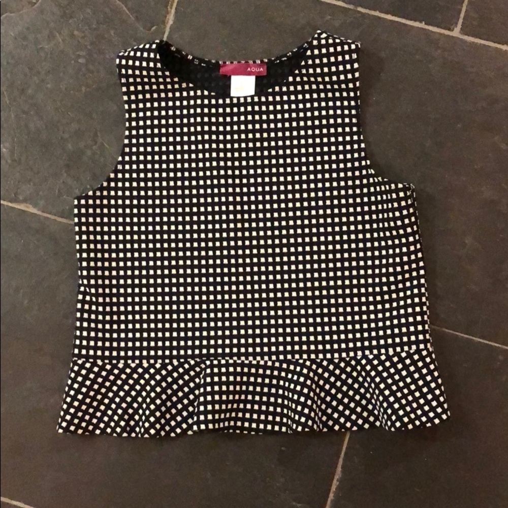 Textured Ruffle Top - Picture 3 of 5